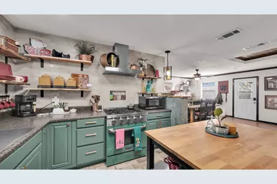 506 E Barton Street, Granbury, TX 76048 - Photo 17