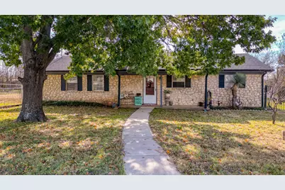506 E Barton Street, Granbury, TX 76048 - Photo 1