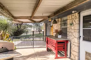 506 E Barton St, Granbury, TX 76048 - Photo 35