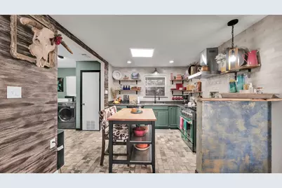 506 E Barton Street, Granbury, TX 76048 - Photo 13