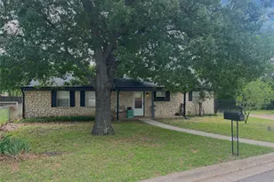 506 E Barton St, Granbury, TX 76048 - Photo 1