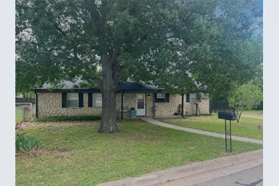 506 E Barton Street, Granbury, TX 76048 - Photo 3