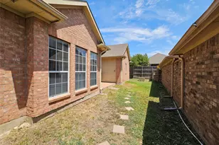 2544 Cattail Ln, Carrollton, TX 75006 - Photo 3