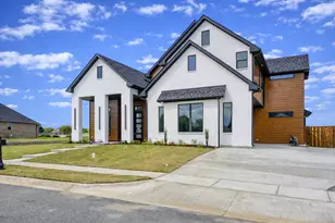 2008 Nichole Blvd, Pottsboro, TX 75076 - Photo 1