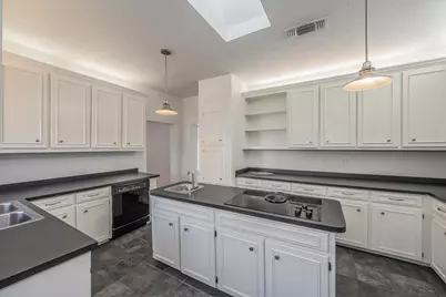 2412 Kenley Street, Fort Worth, TX 76107 - Photo 13