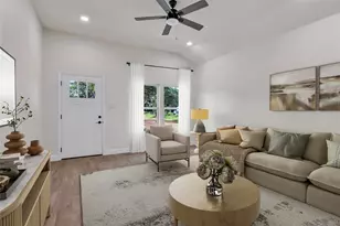 815 SW 28th St, Mineral Wells, TX 76067 - Photo 9