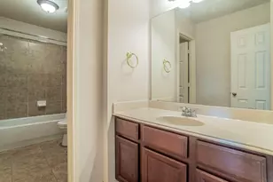 2335 Shackleford Tr, Grand Prairie, TX 75052 - Photo 23