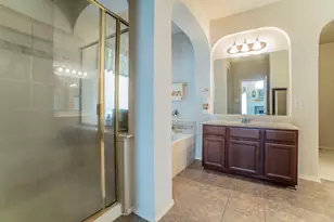 2335 Shackleford Tr, Grand Prairie, TX 75052 - Photo 35