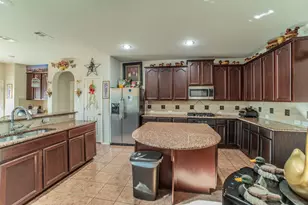 2335 Shackleford Tr, Grand Prairie, TX 75052 - Photo 15