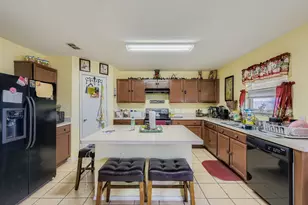 2228 Sims Dr, Fort Worth, TX 76119 - Photo 3