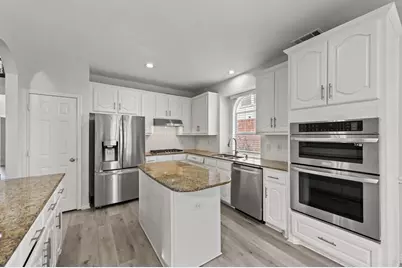 202 Forestridge Drive, Mansfield, TX 76063 - Photo 5