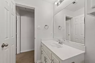 202 Forestridge Dr, Mansfield, TX 76063 - Photo 29