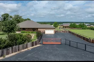 904 Co Rd 3341, Paradise, TX 76073 - Photo 1