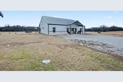 2011 County Road 1590, Alvord, TX 76225 - Photo 3