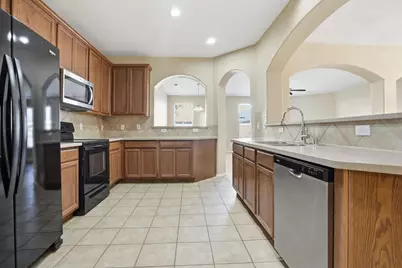 629 Nemitz Street, Crowley, TX 76036 - Photo 9