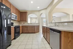 629 Nemitz St, Crowley, TX 76036 - Photo 9