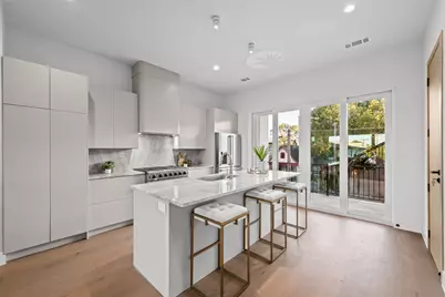 1516 Holly Avenue, Dallas, TX 75204 - Photo 11