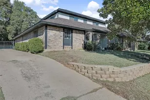 4105 Woodcastle Ct, Arlington, TX 76016 - Photo 3