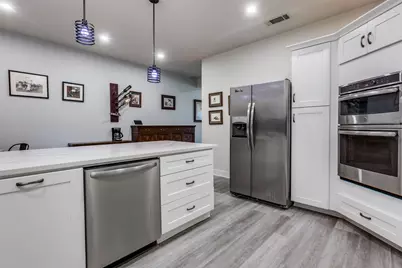 1529 Seegar Street, Dallas, TX 75215 - Photo 13