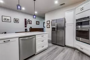 1529 Seegar St, Dallas, TX 75215 - Photo 13