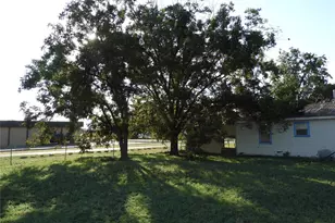 208 Reeves St, Winters, TX 79567 - Photo 7