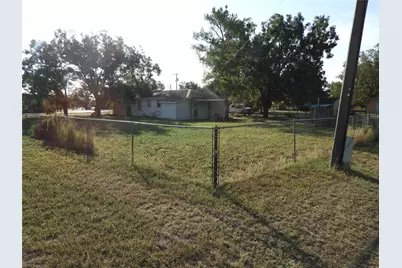 208 Reeves Street, Winters, TX 79567 - Photo 5