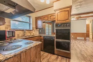 702 Fouts Dr, Irving, TX 75061 - Photo 11