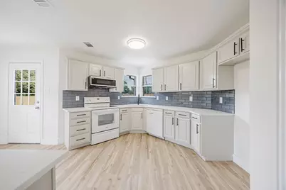 907 Yellowstone Drive, Mansfield, TX 76063 - Photo 13