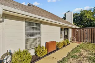 909 Plantation Dr, Lewisville, TX 75067 - Photo 21