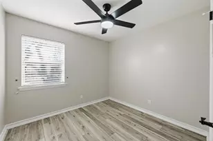 2015 Salem St, Irving, TX 75061 - Photo 11