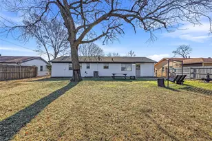 2015 Salem St, Irving, TX 75061 - Photo 17