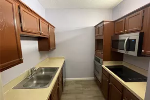 2105 Count Fleet Dr, Arlington, TX 76011 - Photo 7