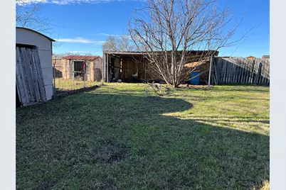 210 Colorado W, Millsap, TX 76066 - Photo 17