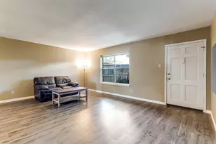 7931 Royal Ln, Dallas, TX 75230 - Photo 3