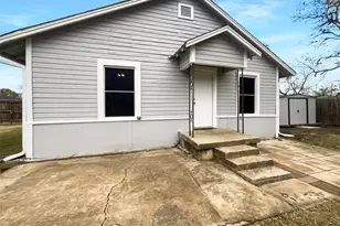 212 N 4th St, Sanger, TX 76266 - Photo 5