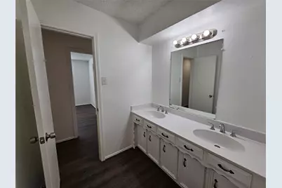 2400 Meadow Creek Drive, Carrollton, TX 75006 - Photo 19