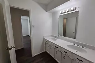 2400 Meadow Creek Dr, Carrollton, TX 75006 - Photo 19