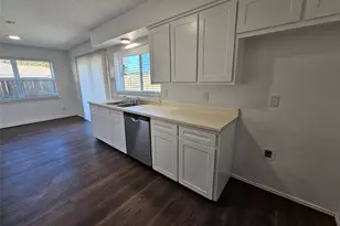 2400 Meadow Creek Dr, Carrollton, TX 75006 - Photo 11