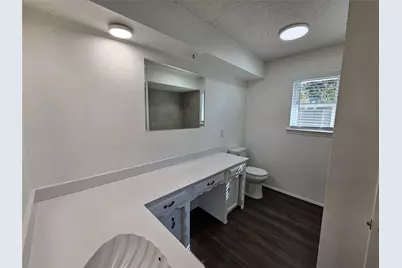 2400 Meadow Creek Drive, Carrollton, TX 75006 - Photo 23