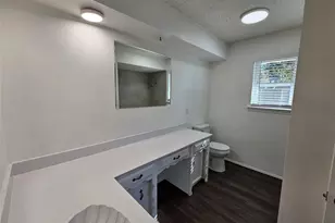 2400 Meadow Creek Dr, Carrollton, TX 75006 - Photo 23