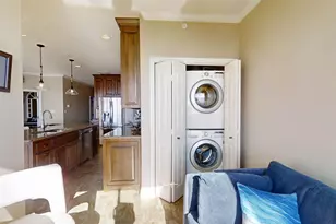 401 E Pearl St, Granbury, TX 76048 - Photo 17