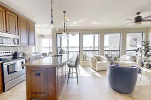 401 E Pearl St, Granbury, TX 76048 - Photo 3