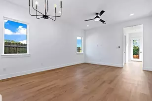 1605 Logan St, Fort Worth, TX 76104 - Photo 5