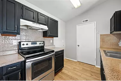 6076 Dooley Drive, The Colony, TX 75056 - Photo 3