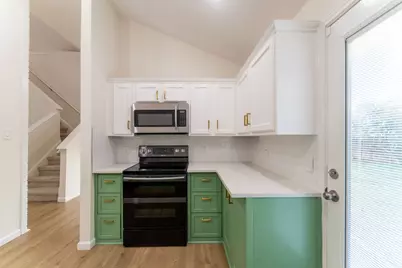 6400 Meadow Glen Drive, Arlington, TX 76018 - Photo 9