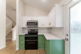 6400 Meadowglen Dr, Arlington, TX 76018 - Photo 9