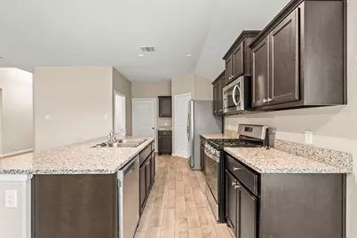 8025 Muddy Creek Drive, Fort Worth, TX 76131 - Photo 7