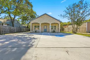 529 Austin St, Grand Prairie, TX 75051 - Photo 1