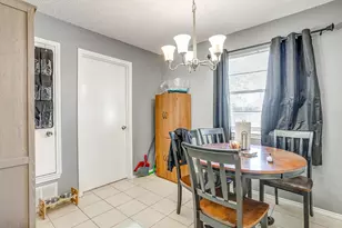 820 Ash St, Burleson, TX 76028 - Photo 15