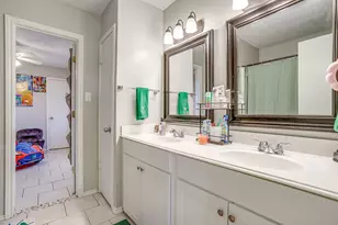 820 Ash St, Burleson, TX 76028 - Photo 17